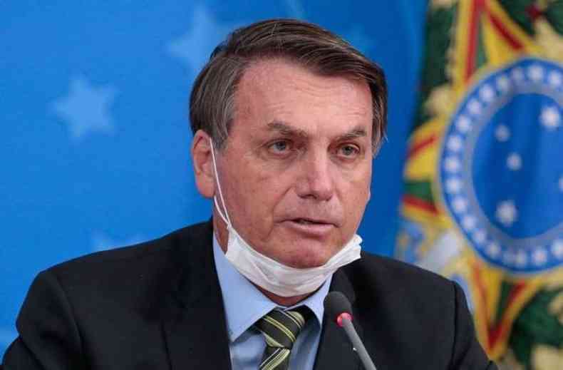 Em contradio com a defesa que fez da cloroquina, Bolsonaro levantou argumentos tcnico cientficos para desautorizar a compra de vacina chinesa(foto: Agncia Brasil/Reproduo)