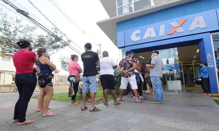 fila em agncia da caixa 