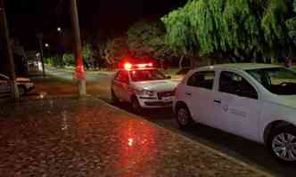 Fiscais da Prefeitura tiveram apoio da Polcia Militar(foto: Divulgao/Prefeitura de Patos de Minas)