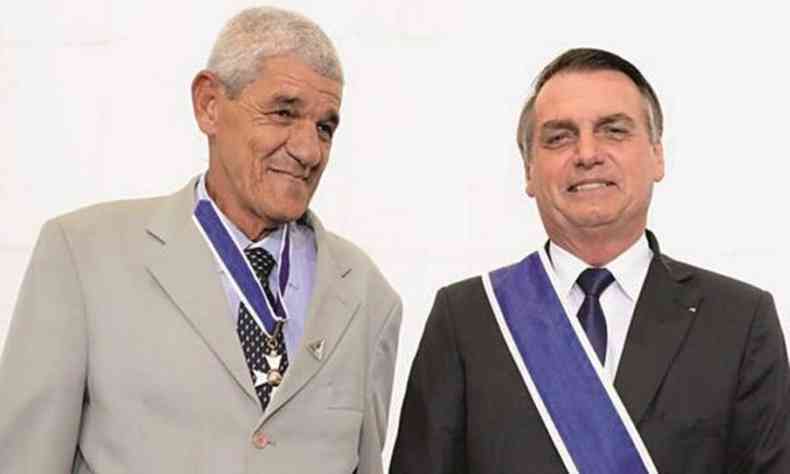 Wladir Ferraz e Bolsonaro posam para fotos