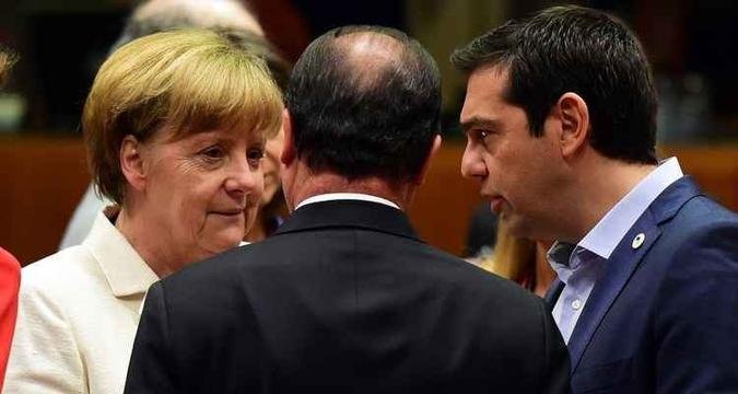 A chanceler alemã, Angela Merkel , o presidente francês , François Hollande e primeiro-ministro grego Alexis Tsipras durante a cúpula em Bruxelas(foto: AFP PHOTO / JOHN MACDOUGALL ) A chanceler alemã, Angela Merkel , o presidente francês , François Hollande e primeiro-ministro grego Alexis Tsipras durante a cúpula em Bruxelas(foto: AFP PHOTO / JOHN MACDOUGALL )
