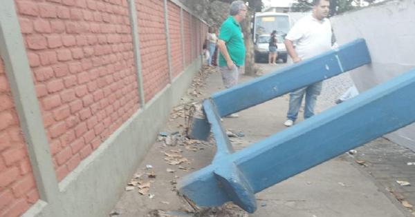  Jovem morre esmagado por marquise de ponto de ônibus 