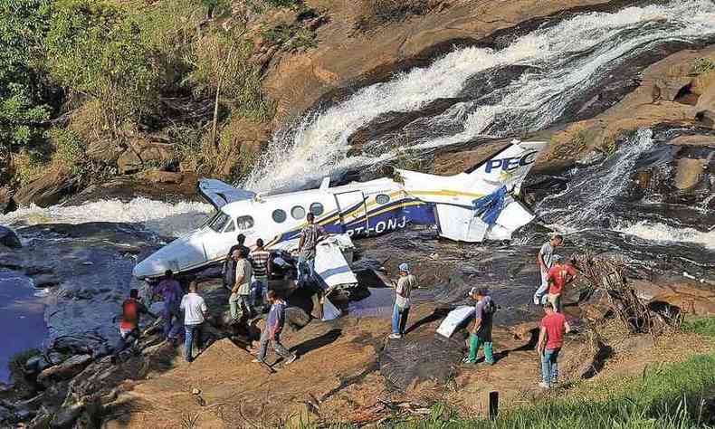 Local da queda do avio da cantora Marlia Mendona