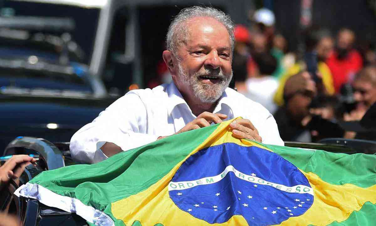 CBF ensaia uma triangulação com Lula