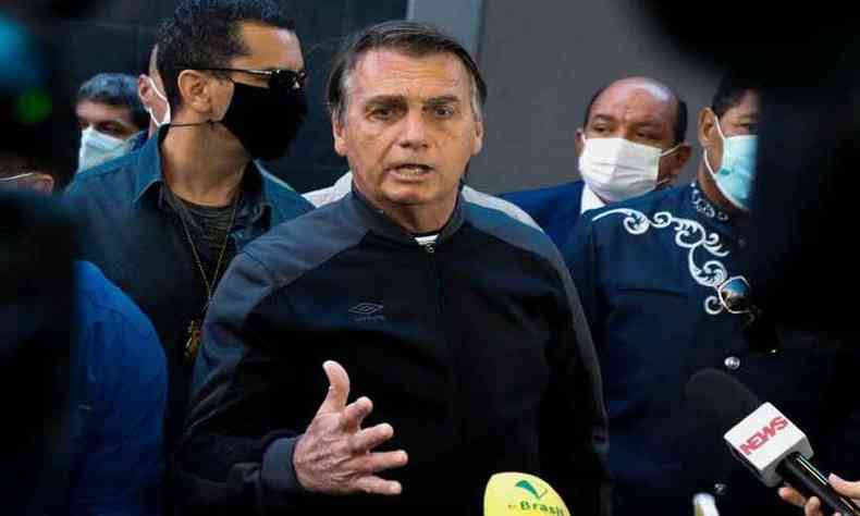 O presidente Jair Bolsonaro diz que entrega a faixa presidencial em 