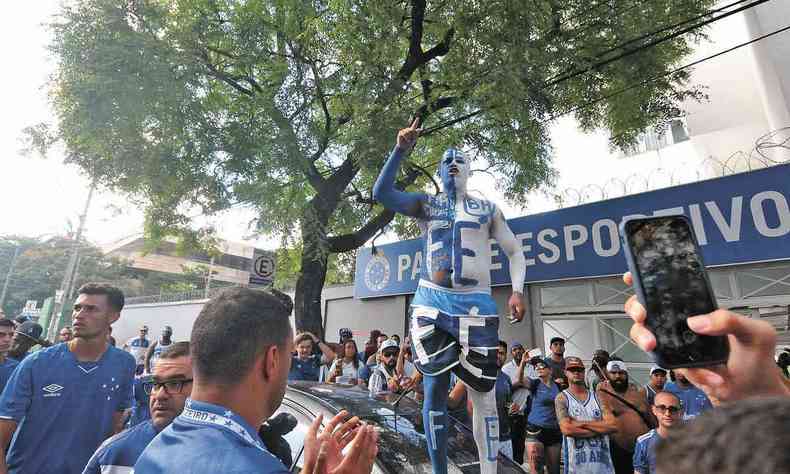Torcida do Cruzeiro nas ruas do Barro Preto