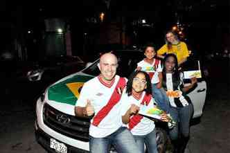 O peruano Csar Soares e a famlia viajaram 5 mil quilmetros at BH(foto: Marcos Michelin/Em/DA Press)
