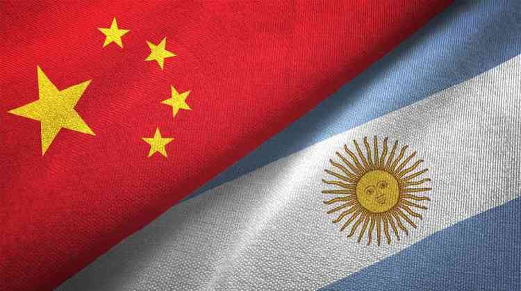 Montagem com bandeiras da China e da Argentina