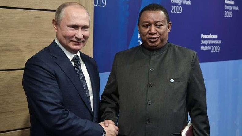 O presidente russo Vladimir Putin e o secret�rio-geral da Opep Mohammad Barkindo