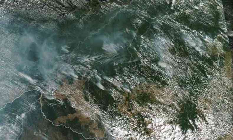 Agncia norte-americana divulgou fotos do resultado das queimadas na Amaznia (foto: Reproduo/Nasa)