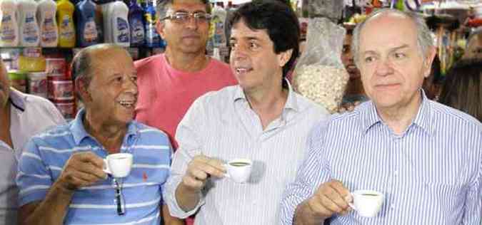 Pimenta da Veiga (PSDB) fez campanha ao lado do vice na chapa, Dinis Pinheiro (PP)(foto: Leo Lara)