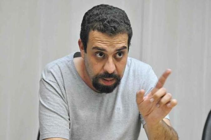 'O Estado funciona como Robin Hood ao contrário. Tira dos pobres e dá aos ricos por um sistema tributário injusto'(foto: Alexandre Guzanche/EM/D.A Press) 'O Estado funciona como Robin Hood ao contrário. Tira dos pobres e dá aos ricos por um sistema tributário injusto'(foto: Alexandre Guzanche/EM/D.A Press)