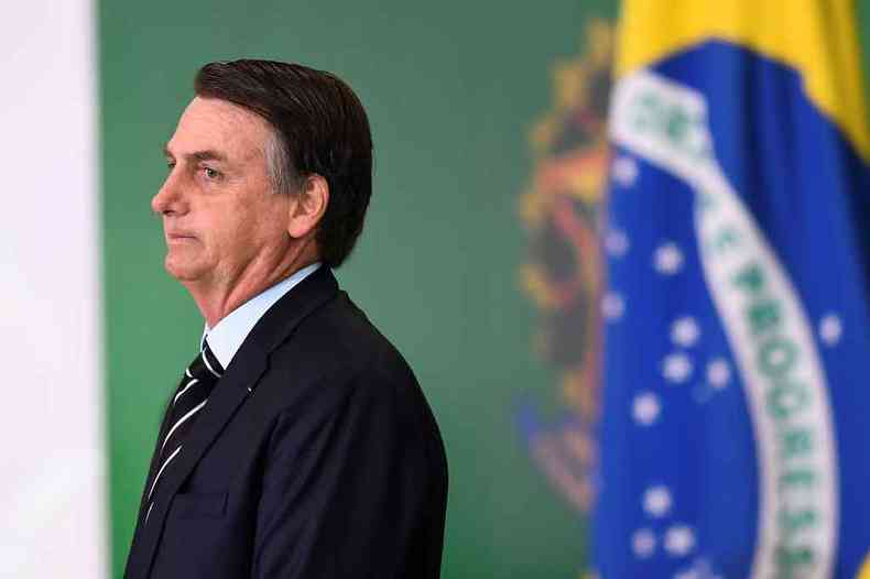 Presidente Bolsonaro participa hoje da posse nos comandos dos bancos pblicos e deve receber amanh, na reunio semanal com os ministros, mais uma rodada de propostas para os primeiros 100 dias(foto: Evaristo S/AFP)