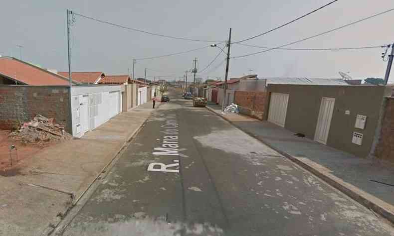 Homem parou o veculo na Avenida Nossa Senhora do Desterro, e desembarcou a vtima e a filha(foto: Google Maps/Reproduo)