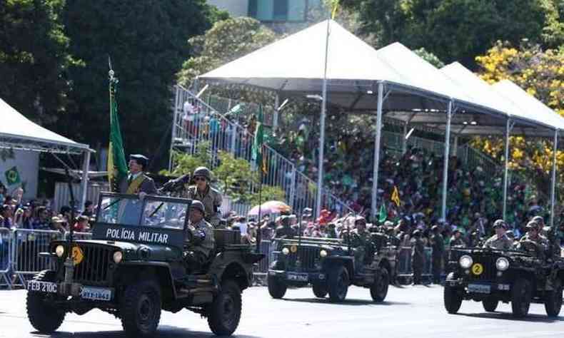 Desfile militar de 7 de Setembro, em comemorao aos 194 anos da independncia(foto: Wilson Dias/Agncia Brasil)
