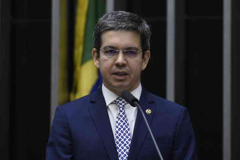 Em discurso, senador Randolfe Rodrigues (Rede-AP)