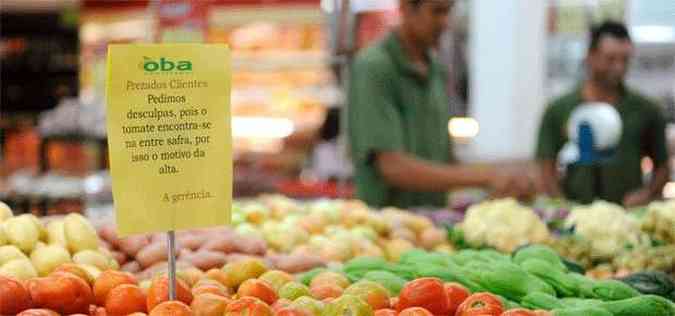 Tomate foi o item que mais influenciou no aumento de preo mdio da cesta(foto: EM/D.A/Press)