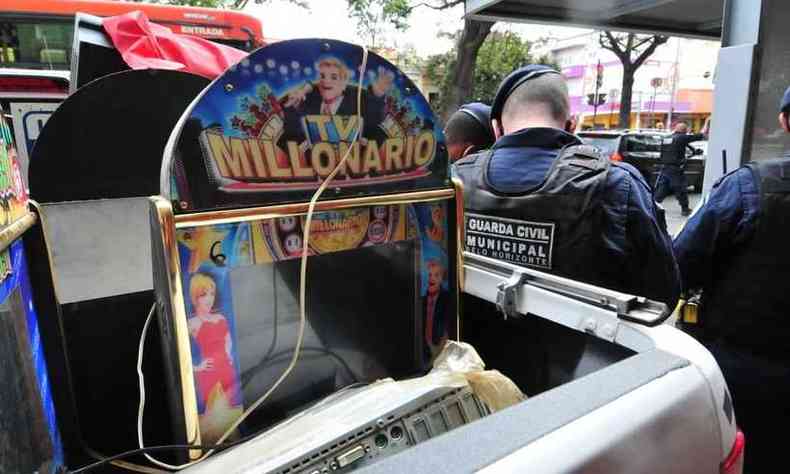 Guarda Municipal estoura bingo clandestino, na Av. Olegrio Maciel, 389, no Centro(foto: Gladyston Rodrigues/ EM/ D.A Press)