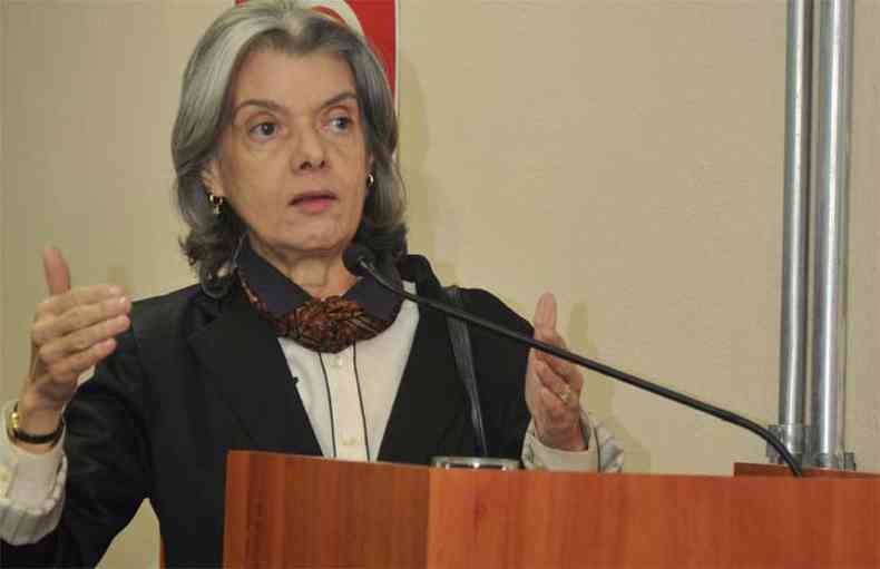 A ministra e presidente do STF, Crmen Lcia, disse que juzes brasileiros tornaram-se recentemente 