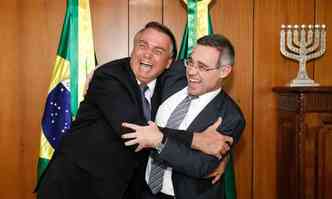 Bolsonaro e Mendona
