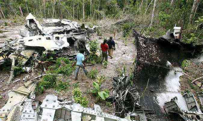 Em 2006, o jato Legacy comandado por pilotos norte-americanos colidiu com avio da Gol na regio amaznica, causando a morte de 154 pessoas(foto: Jorge Araujo/Folhapress)