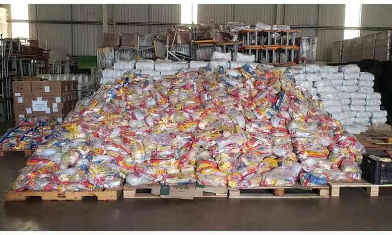 1.540 kits alimentao oferecidos pela Nutriplus aos alunos da rede municipal de Uberaba 