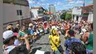 Carnaval em BH: foliões tomam as ruas do Bairro Floresta e Colégio Batista