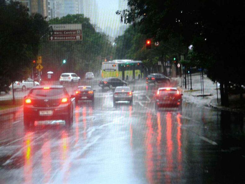 Chuva em BH deixa temperaturas mais amenas(foto: Beto Novaes/EM/D.A Presa)
