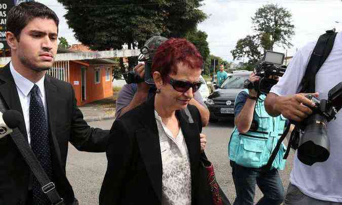 Marice foi detida temporariamente aps se entregar, na sede da Polcia Federal, em Curitiba(foto: Ivonaldo Alexandre)