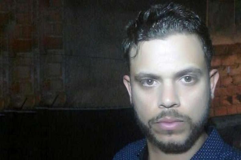 Douglas Maycon Nonato da Cruz, de 33 anos, caiu em um tanque de rejeitos de minério na noite de segunda-feira (7/2)(foto: Reprodução/Facebook) Douglas Maycon Nonato da Cruz, de 33 anos