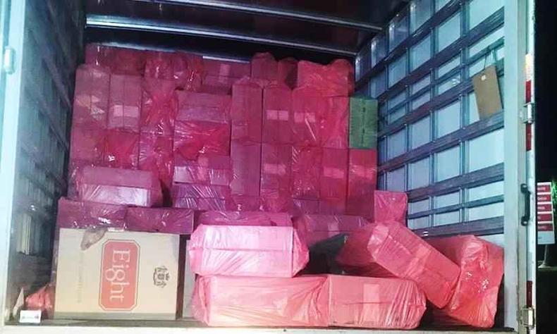 Caminho com as trs marcas de cigarros foi apreendido prximo a Frutal