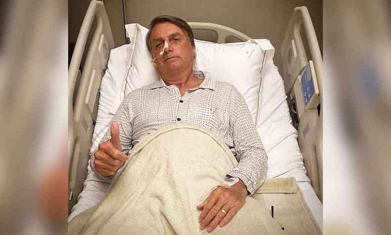 Jair Bolsonaro faz positivo em leito de hospital