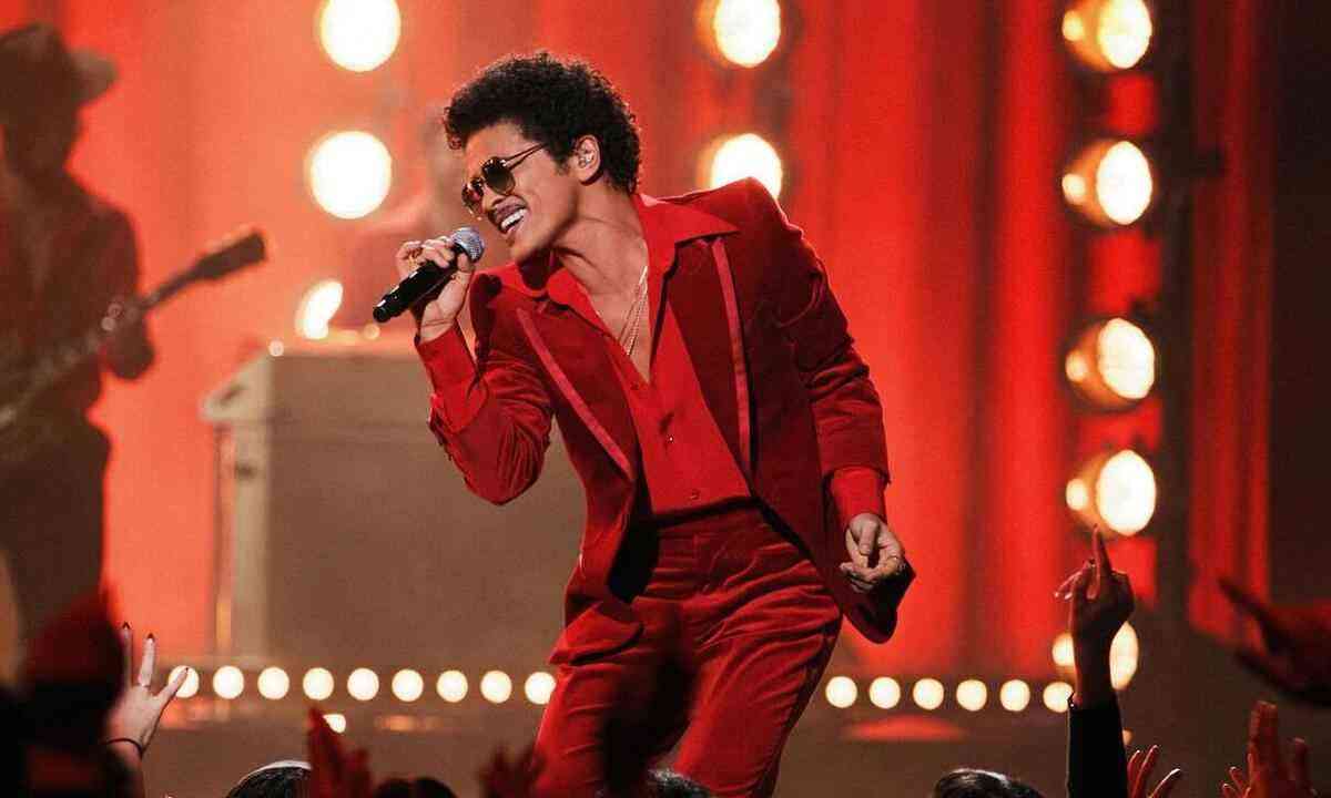 Bruno Mars: Conheça o guitarrista brasileiro do astro pop - Tangerina