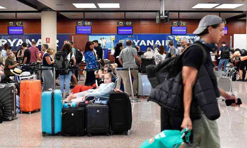  Greve nos aeroportos da Europa pode gerar caos nas férias de verão  
