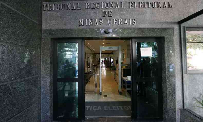 Promotor fez pedido ao Tribunal Regional Eleitoral de Minas Gerais por adequao de candidatura dos partidos(foto: Rodrigo Clemente/EM/D.A Press)