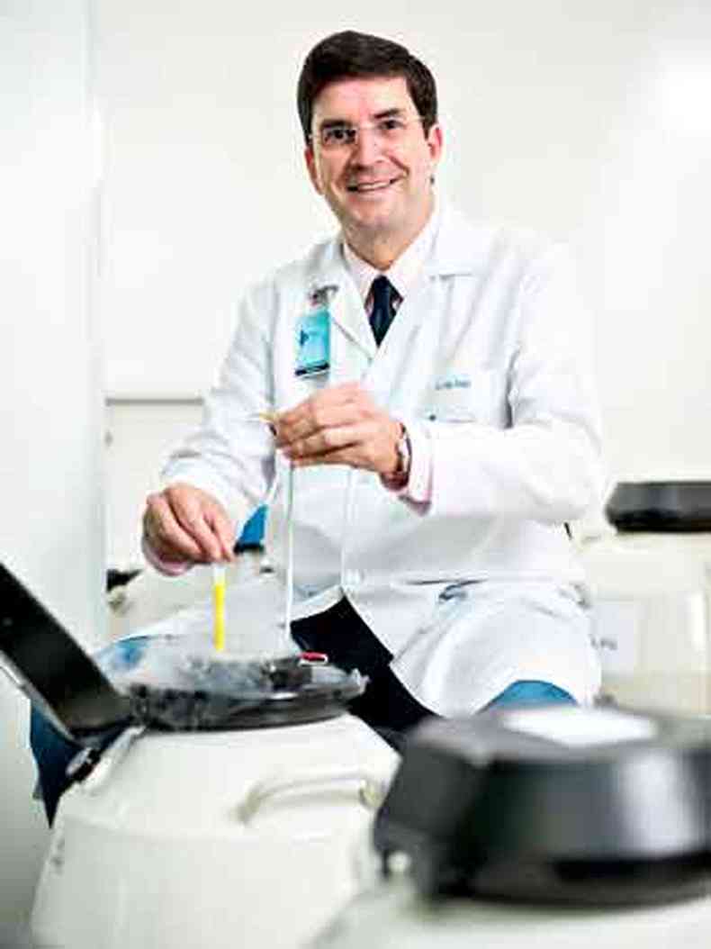 Joo Pedro Junqueira Caetano, mdico ginecologista 