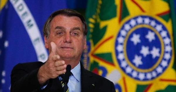 Até quando? Depois de 'cagar' para Legislativo, Bolsonaro ataca Judiciário - Vimarsana News