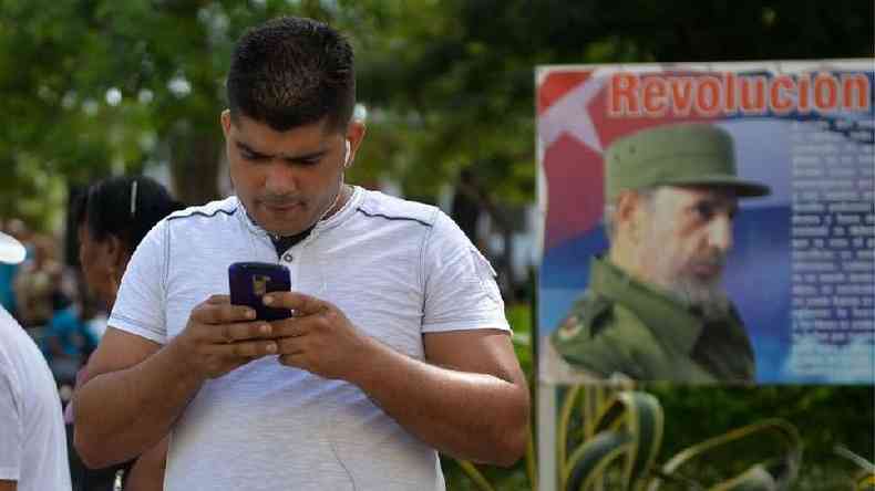 O governo cubano aprovou novas regulamentaes para a internet(foto: AFP)