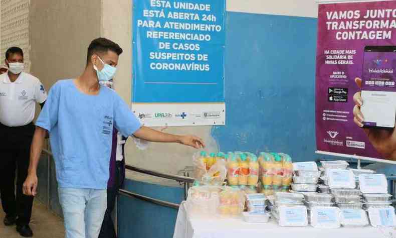 Foram doados 220 kits contendo biscoitos, suco, chocolate e mscara de proteo facial para os funcionrios(foto: Divulgao/ Prefeitura de Contagem)