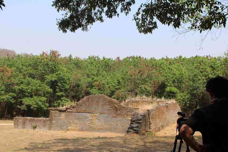 Vista geral das ruínas da Fazenda Bom Jardim, em Matozinhos