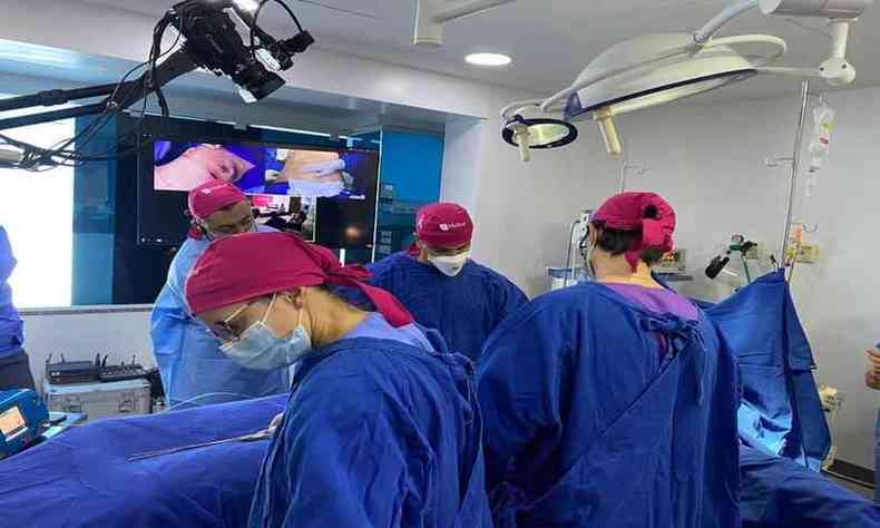 Cerca de 60 mulheres sero contempladas com o projeto executado pela equipe de cirurgies da Motiva Implantes e do Hospital da Baleia(foto: Motiva Implantes/Divulgao)