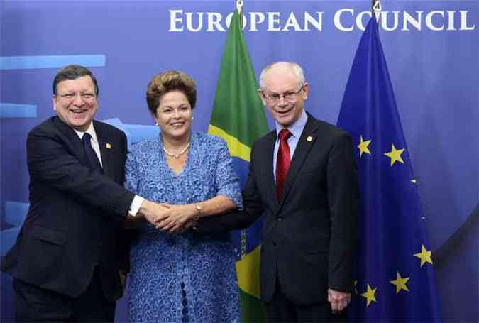 Dilma com os presidentes da Comisso Europeia e do Conselho Europeu(foto: REUTERS/Francois Lenoir )