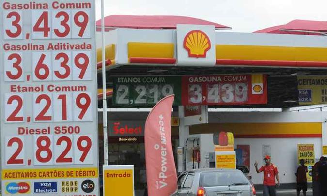 No posto Pica Pau, a elevação de quase 9% afugentou os clientes, que sempre lotam o local por causa do combustível barato No posto Pica Pau, a elevação de quase 9% afugentou os clientes, que sempre lotam o local por causa do combustível barato