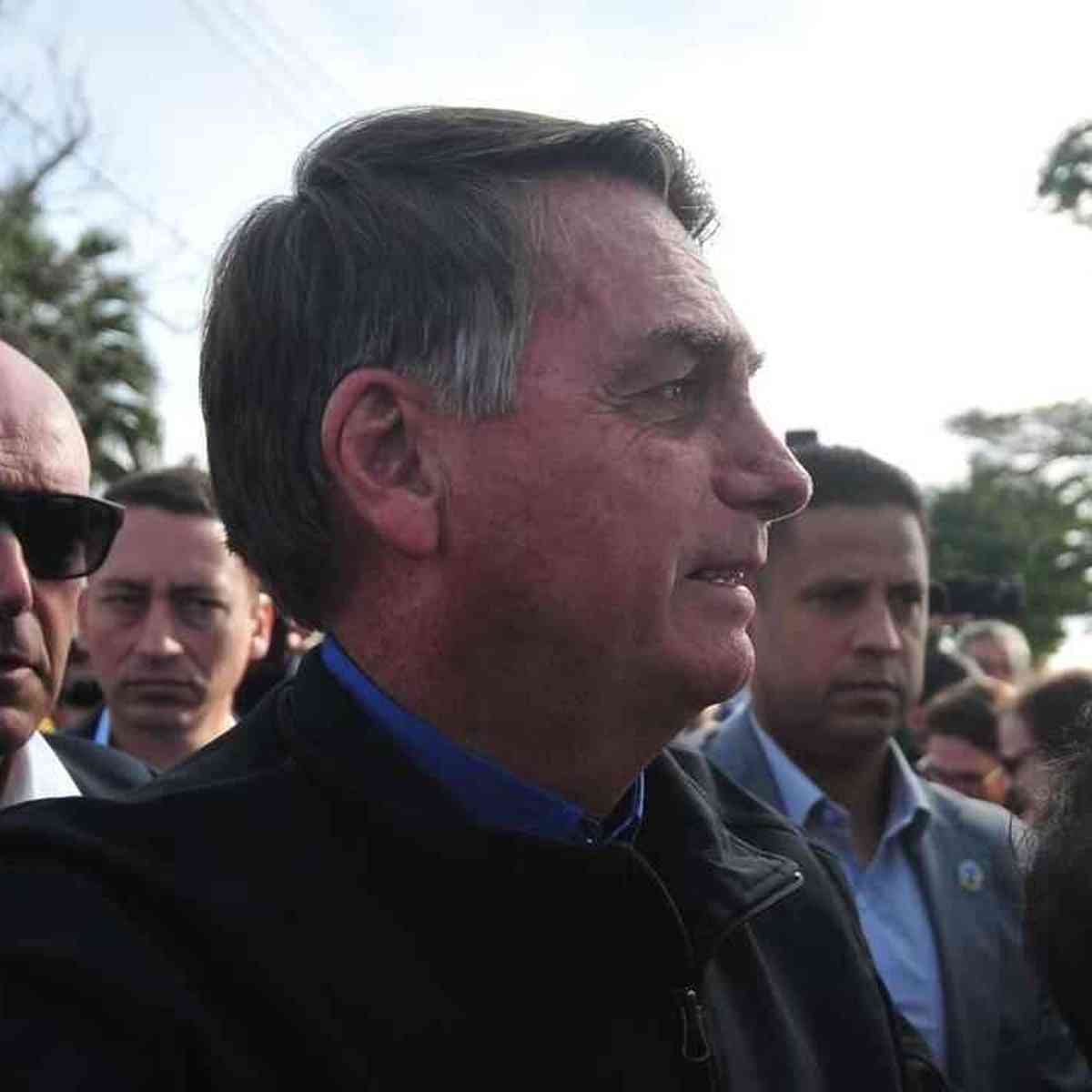 Bolsonaro sobre facada: Pedi que minha filha não ficasse orfã