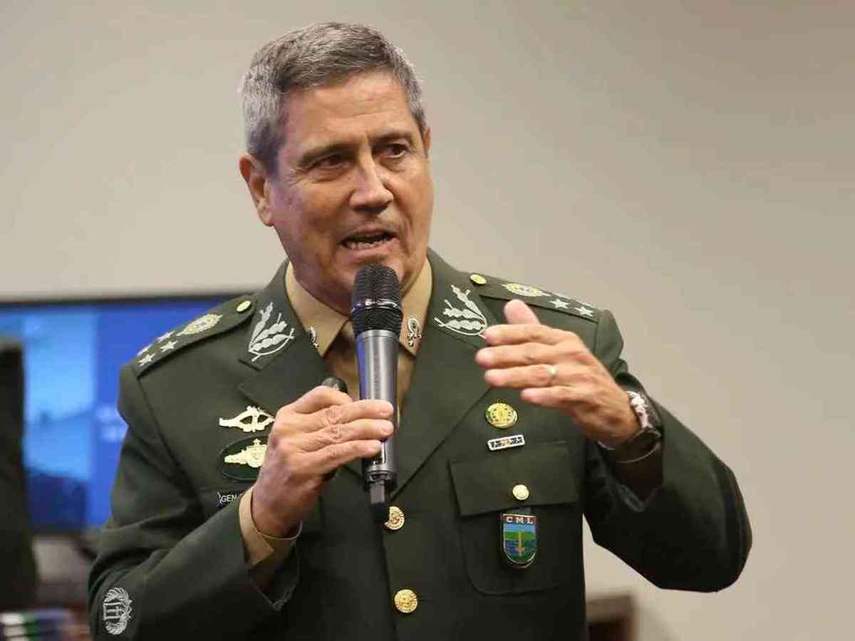 Empuje bolígrafo Combatiente Braga Netto deixa o governo para ser vice de Bolsonaro - Politica - Estado  de Minas
