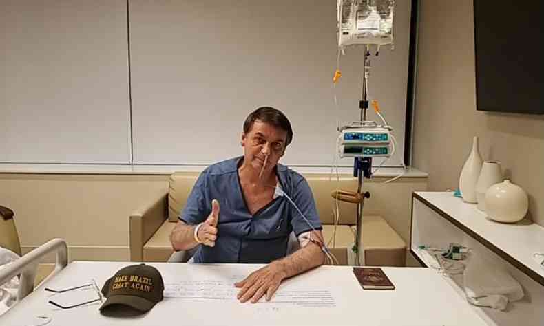 Bolsonaro fez uma breve transmisso ao vivo nesta quinta-feira(foto: Reproduo/Facebook Jair Messias Bolsonaro)