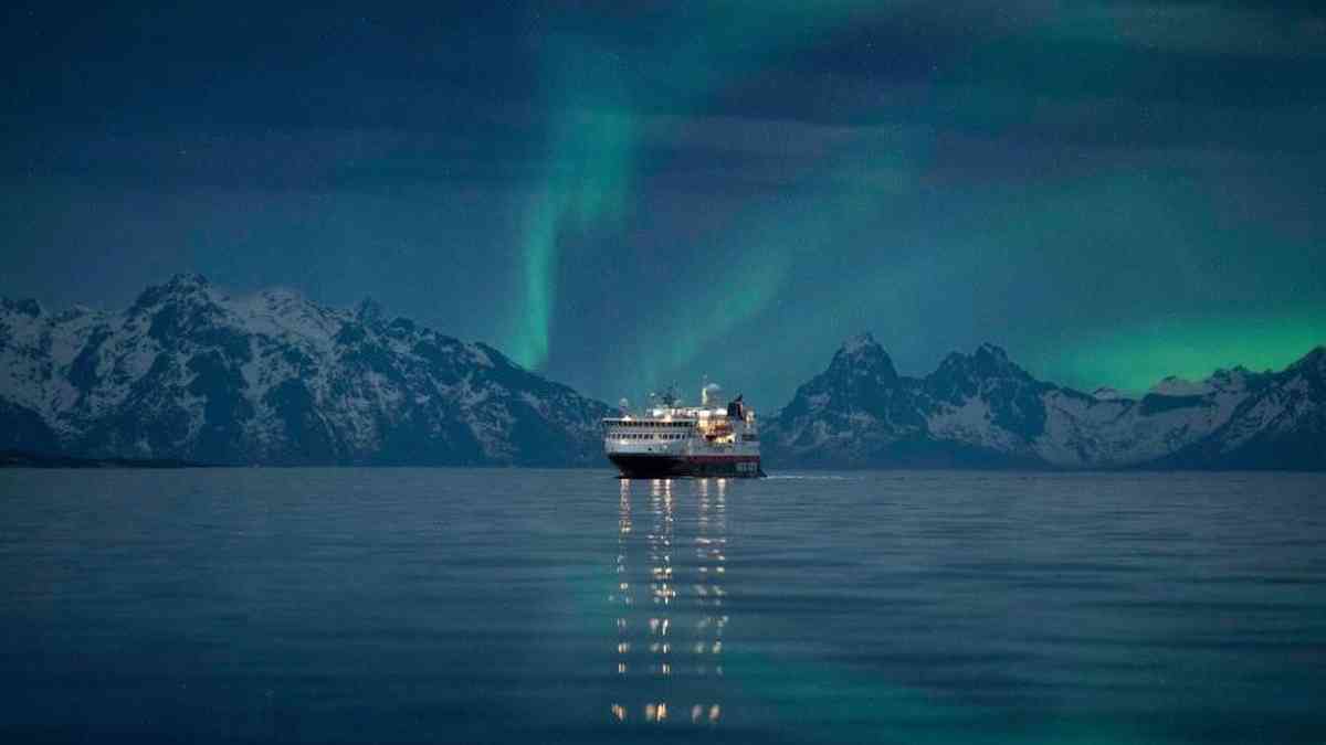 Aurora Boreal: voos desviam rotas para presentear passageiros