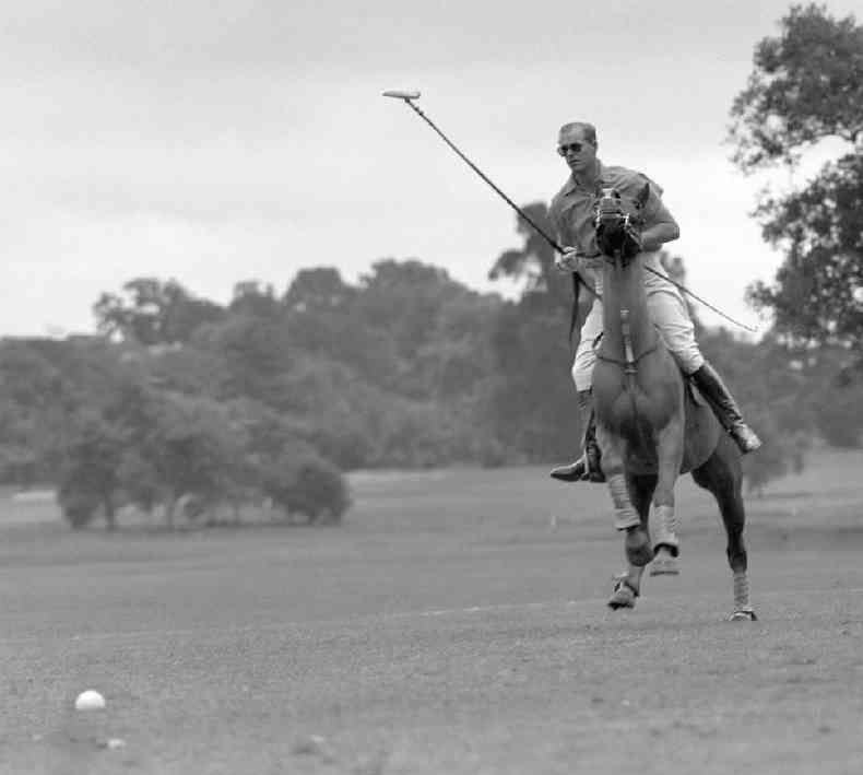 O prncipe jogou plo pelo Cowdray Park nas semifinais da Copa Roehampton. Ele foi um dos principais jogadores de plo da Gr-Bretanha(foto: PA)