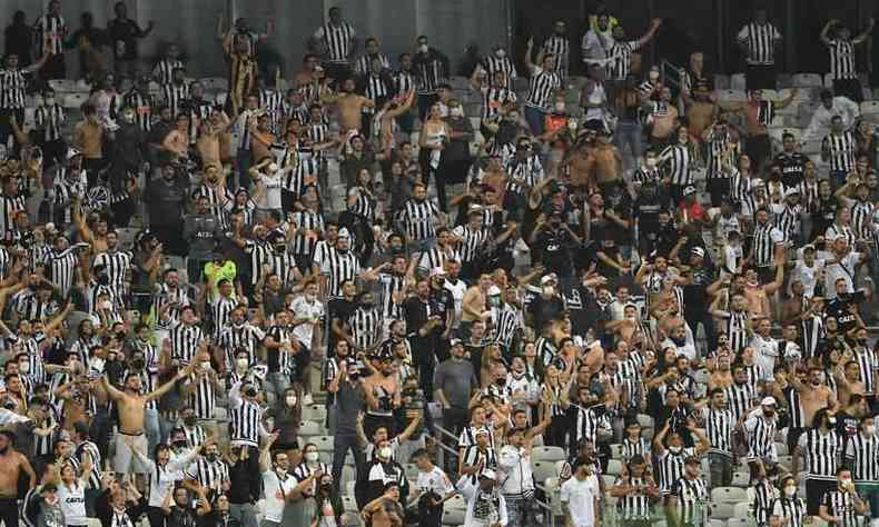 Primeiro evento-teste foi Atltico 3 x 0 River Plate, pela Libertadores; dados sobre o pblico presente foram questionados pelo prefeito de BH(foto: Alexandre Guzanshe/EM/DA Press)