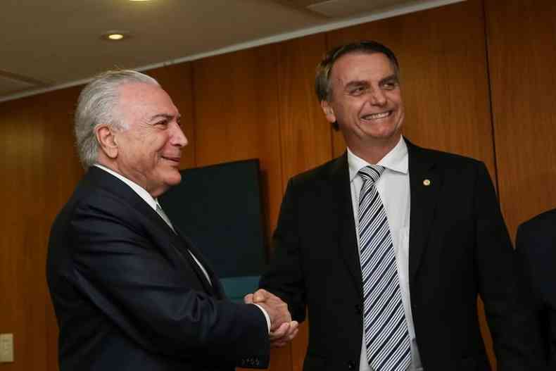 Temer cumprimenta Jair Bolsonaro